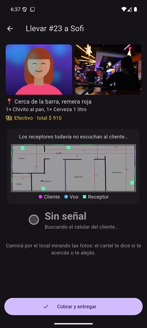 El mozo lleva el pedido